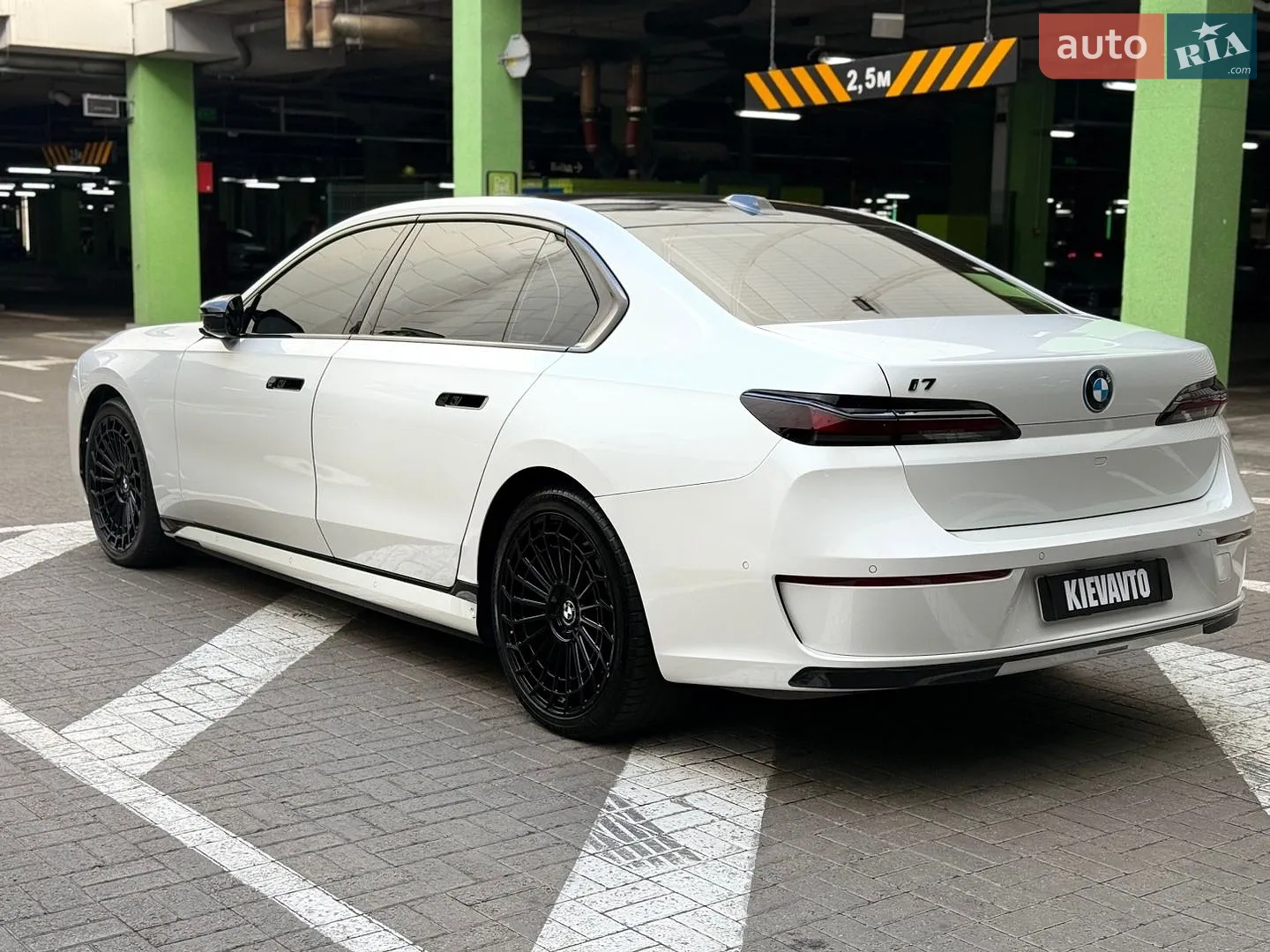 2022 BMW i7 - мініатюра 4
