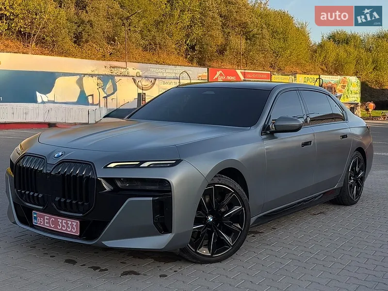 BMW i7 2023