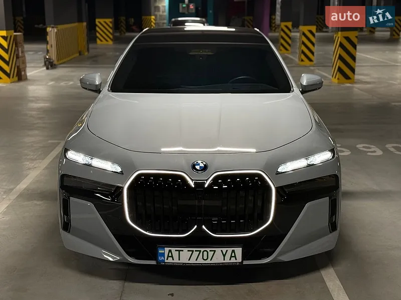 BMW i7 2023