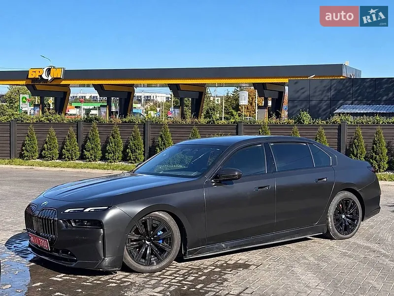 BMW i7 2023