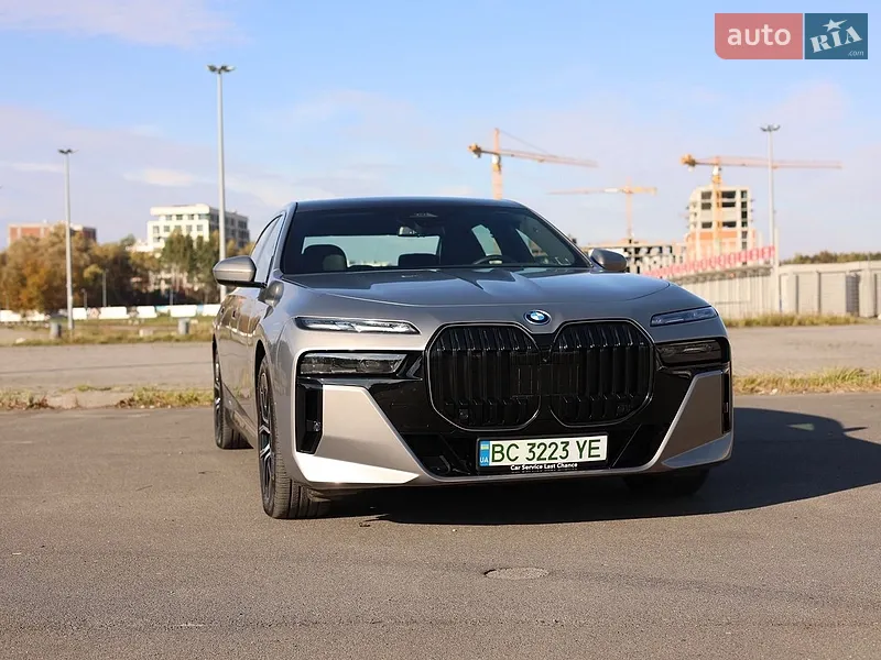 BMW i7 2025
