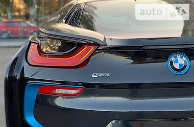 Седан BMW i8 2015 в Киеве