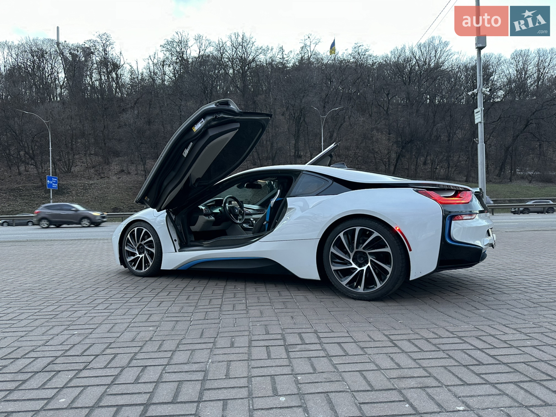 2016 BMW i8 - мініатюра 13