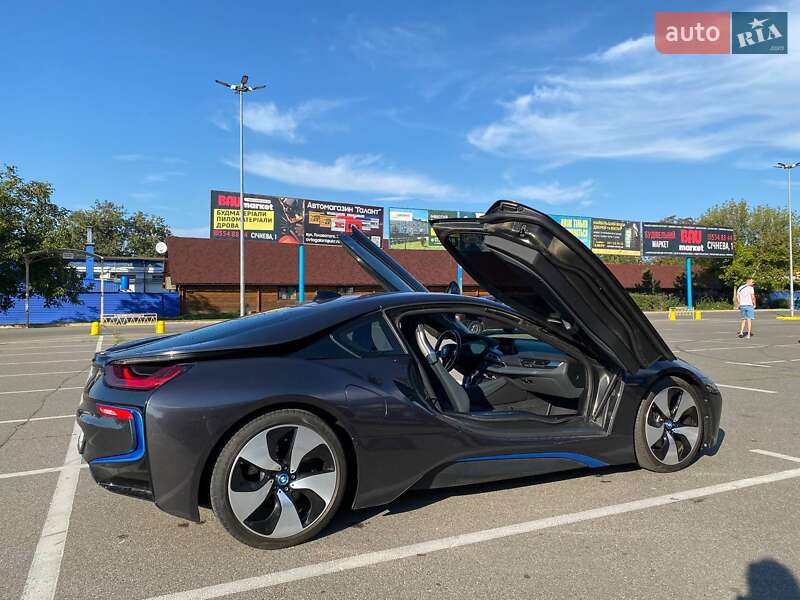 Купе BMW i8 2016 в Буковеле