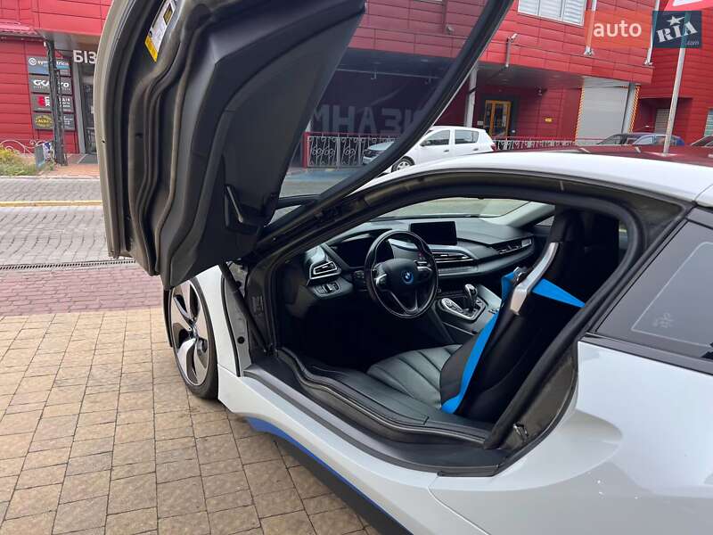 Купе BMW i8 2014 в Львове