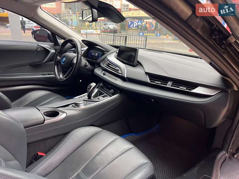 Купе BMW i8 2014 в Львове