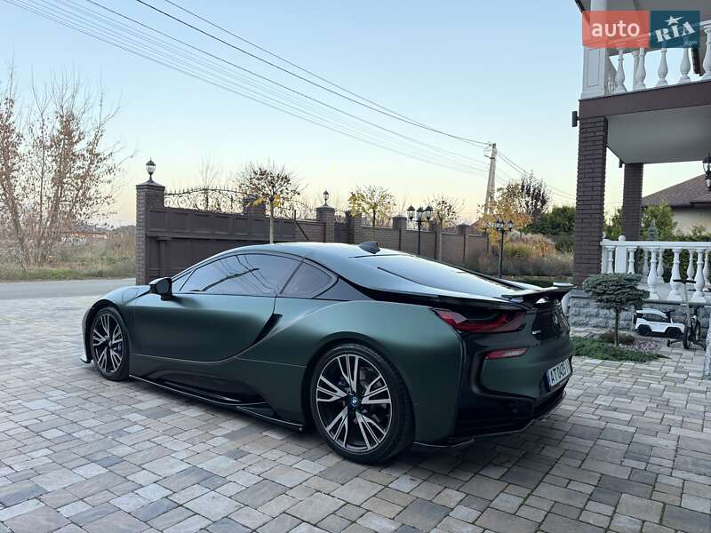 Купе BMW i8 2016 в Киеве фото 10 Купе BMW i8 2016 в Киеве
