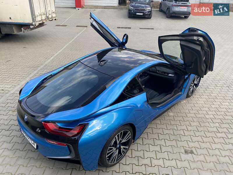 Купе BMW i8 2015 в Черновцах