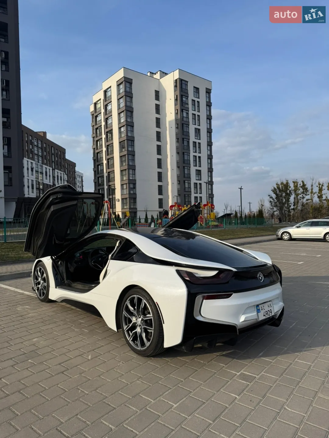2015 BMW i8 - мініатюра 5