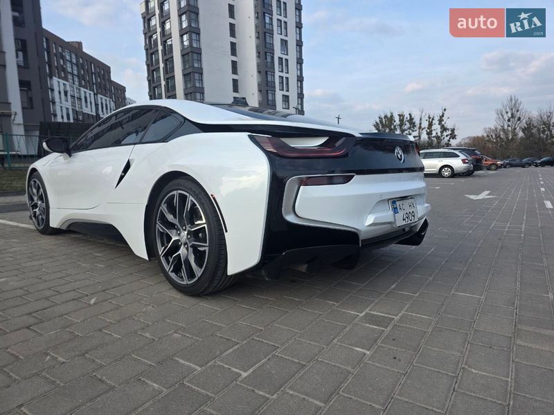 Купе BMW i8 2015 в Луцке