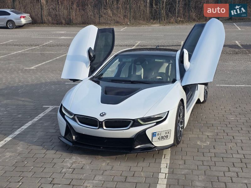 Купе BMW i8 2015 в Луцке