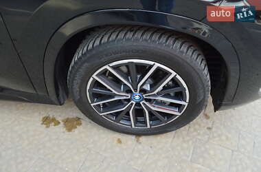 Внедорожник / Кроссовер BMW iX1 2024 в 
