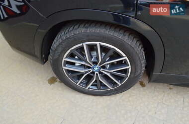 Внедорожник / Кроссовер BMW iX1 2024 в 