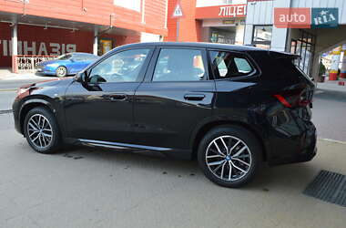 Внедорожник / Кроссовер BMW iX1 2024 в 