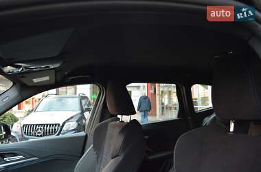 Внедорожник / Кроссовер BMW iX1 2024 в 