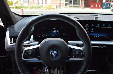 Внедорожник / Кроссовер BMW iX1 2024 в 