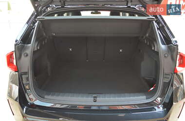 Внедорожник / Кроссовер BMW iX1 2024 в 