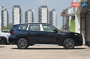 Внедорожник / Кроссовер BMW iX1 2025 в 