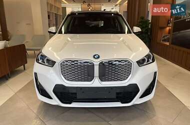 Внедорожник / Кроссовер BMW iX1 2025 в 