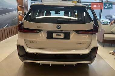 Внедорожник / Кроссовер BMW iX1 2025 в 