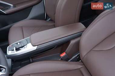 Внедорожник / Кроссовер BMW iX1 2025 в 
