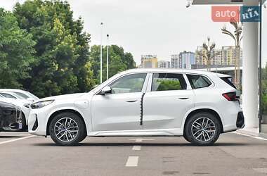 Внедорожник / Кроссовер BMW iX1 2025 в 