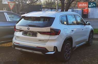 Внедорожник / Кроссовер BMW iX1 2024 в 