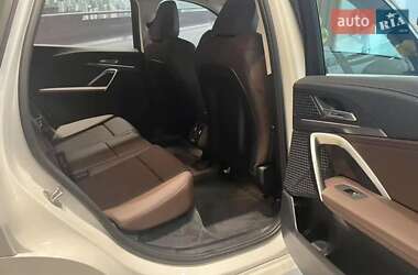 Внедорожник / Кроссовер BMW iX1 2025 в 