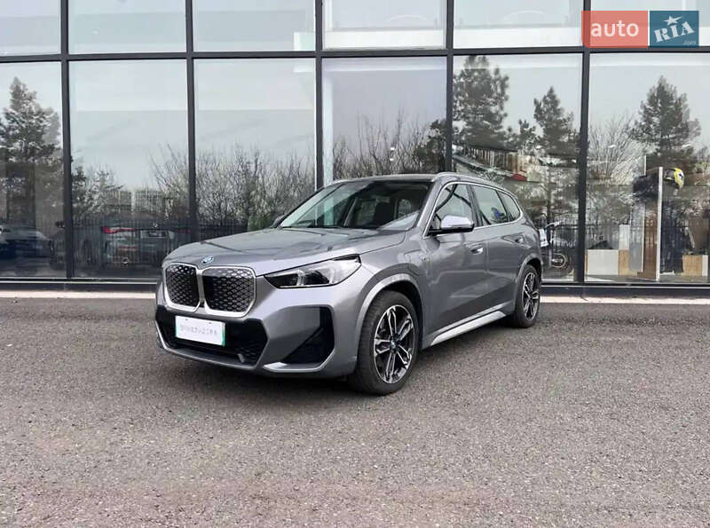 Внедорожник / Кроссовер BMW iX1 2023 в 