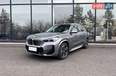 Внедорожник / Кроссовер BMW iX1 2023 в 