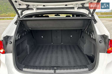 Позашляховик / Кросовер BMW iX1 2024 в 
