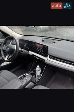 Внедорожник / Кроссовер BMW iX1 2024 в 