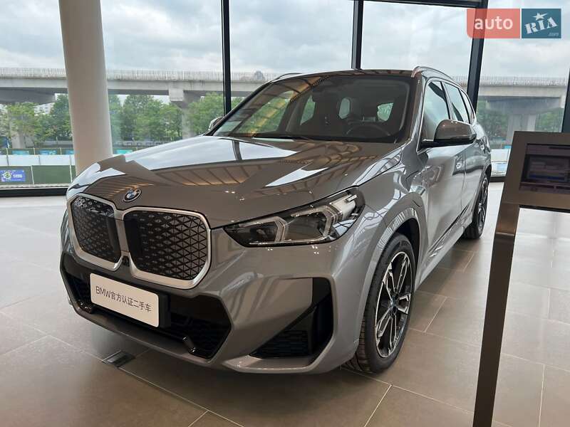 BMW iX1 2023