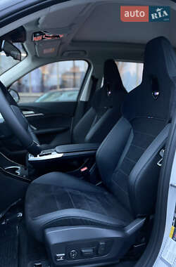 Внедорожник / Кроссовер BMW iX1 2024 в 