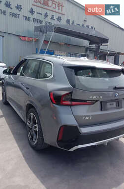Внедорожник / Кроссовер BMW iX1 2023 в 