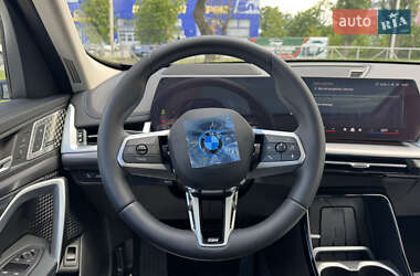 Внедорожник / Кроссовер BMW iX1 2024 в 
