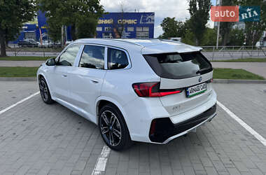 Внедорожник / Кроссовер BMW iX1 2024 в 