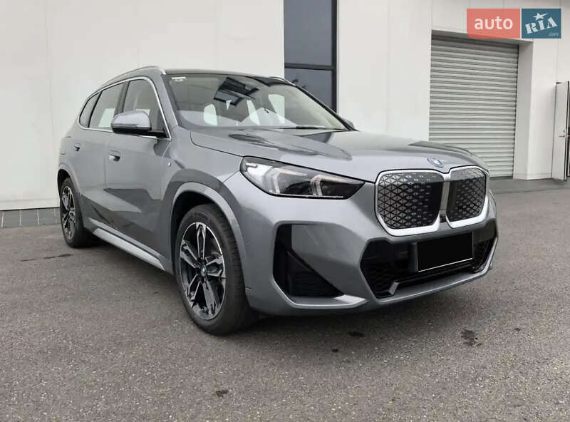 Внедорожник / Кроссовер BMW iX1 2023 в 