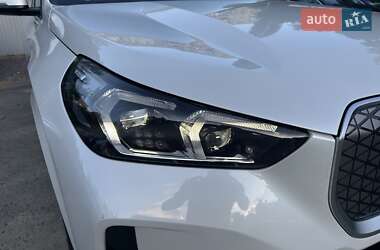 Внедорожник / Кроссовер BMW iX1 2025 в 