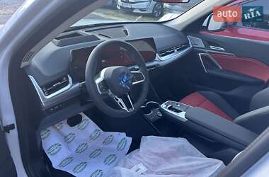 Внедорожник / Кроссовер BMW iX1 2025 в 