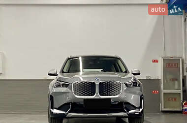 Внедорожник / Кроссовер BMW iX1 2023 в 