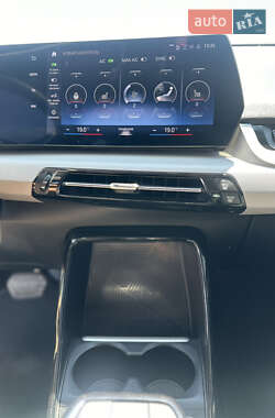 Внедорожник / Кроссовер BMW iX1 2023 в 