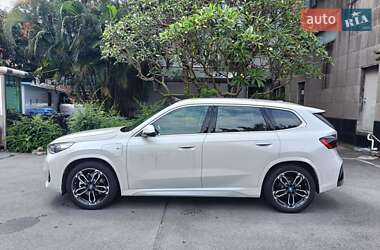 Внедорожник / Кроссовер BMW iX1 2023 в 