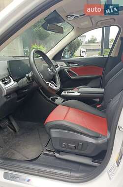 Внедорожник / Кроссовер BMW iX1 2023 в 