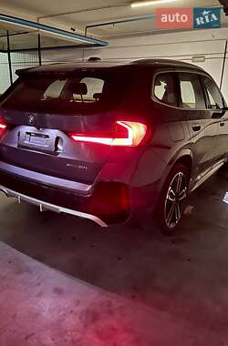 Внедорожник / Кроссовер BMW iX1 2024 в 
