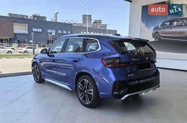 Внедорожник / Кроссовер BMW iX1 2023 в 
