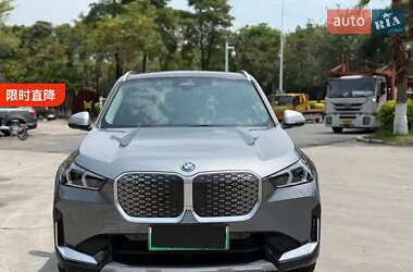 Внедорожник / Кроссовер BMW iX1 2023 в 
