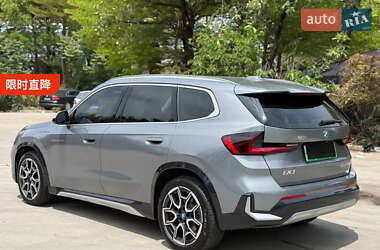 Внедорожник / Кроссовер BMW iX1 2023 в 
