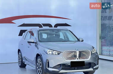 Внедорожник / Кроссовер BMW iX1 2023 в 