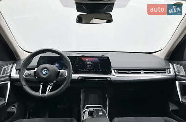 Внедорожник / Кроссовер BMW iX1 2023 в 